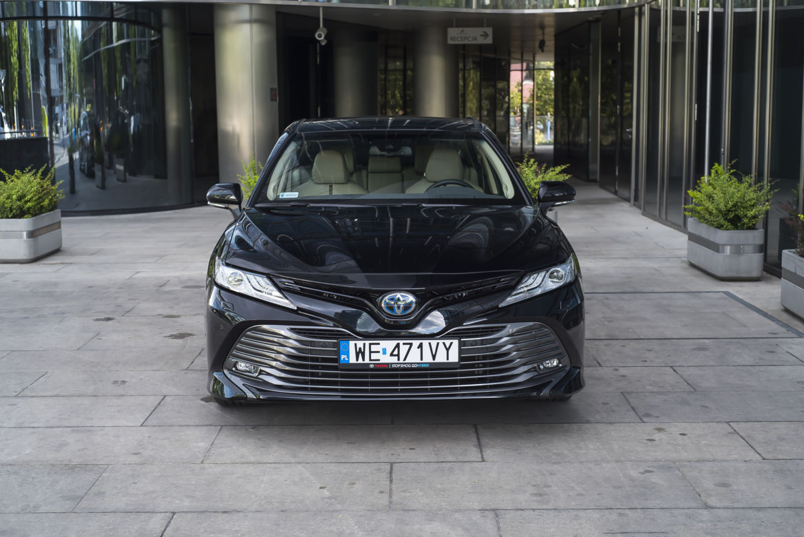 Toyota Camry 2.5 Hybrid Dynamic Force 218 KM e-CVT Executive