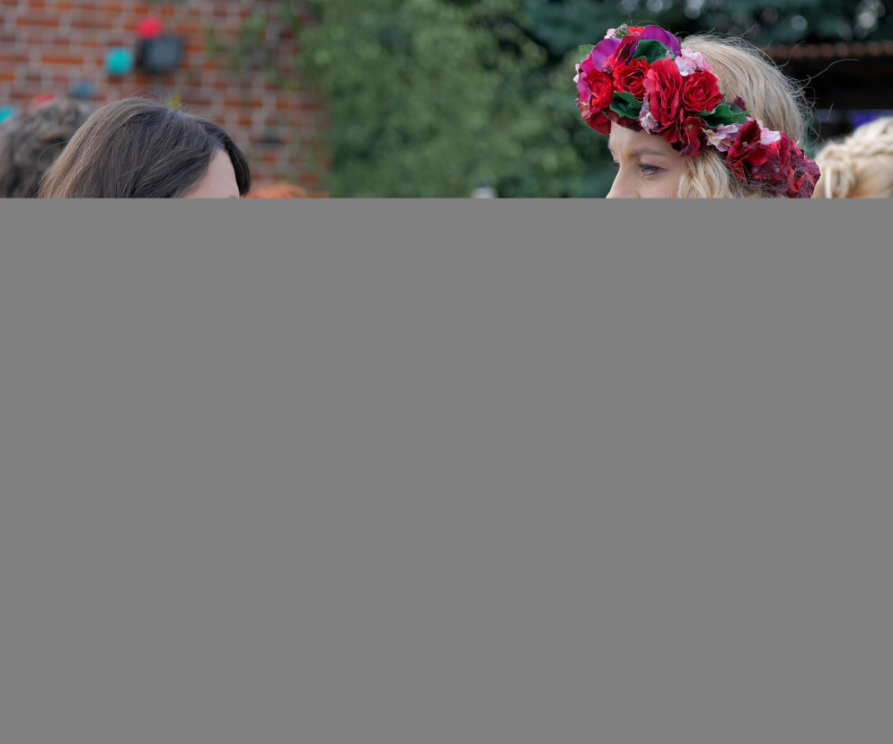 Pierwsza miłość. Anna (Agnieszka Suchora), Emilka (Anna Ilczuk)