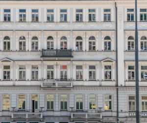 Południowa pierzeja Alej Jerozolimskich w centrum Warszawy