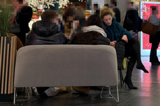 Agata Buzek na zakupach