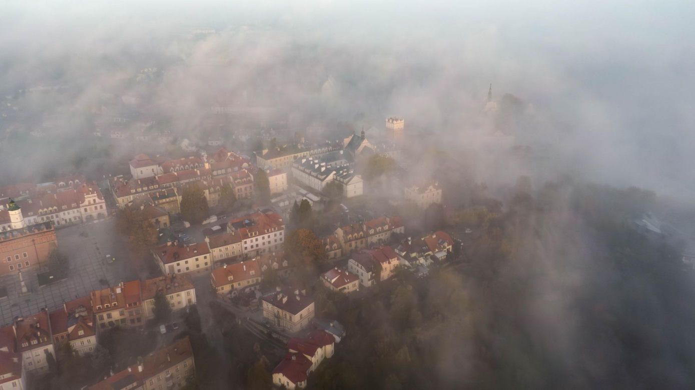 Sandomierz w jesiennej szacie z lotu ptaka