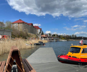 Mikołajki. Wodując skuter utopił Mercedesa