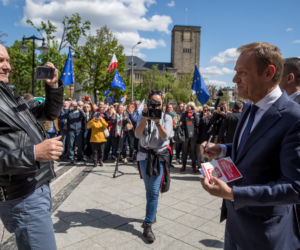 Tusk ruszył w Polskę