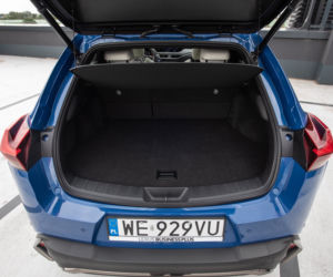 Range Rover Evoque D240 HSE vs Lexus UX 250h 
