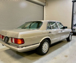 Mercedes W126 z przebiegiem 4696 km