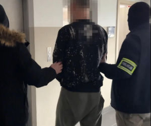 Atak na policjantów w Toruniu. Sprawca aresztowany