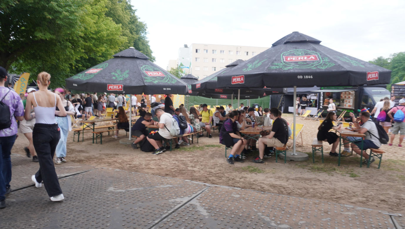 Kortowiada 2024. Drugi dzień koncertów na plaży przyciągnął tłumy. Zobacz zdjęcia!