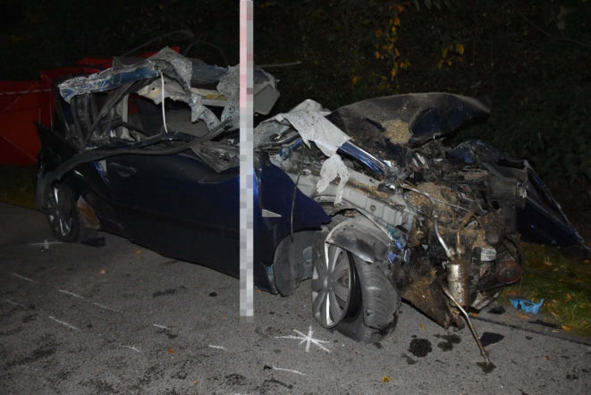 Renault zmiażdżone jak puszka. 29-latek zginął po czołowym zderzeniu z kombajnem