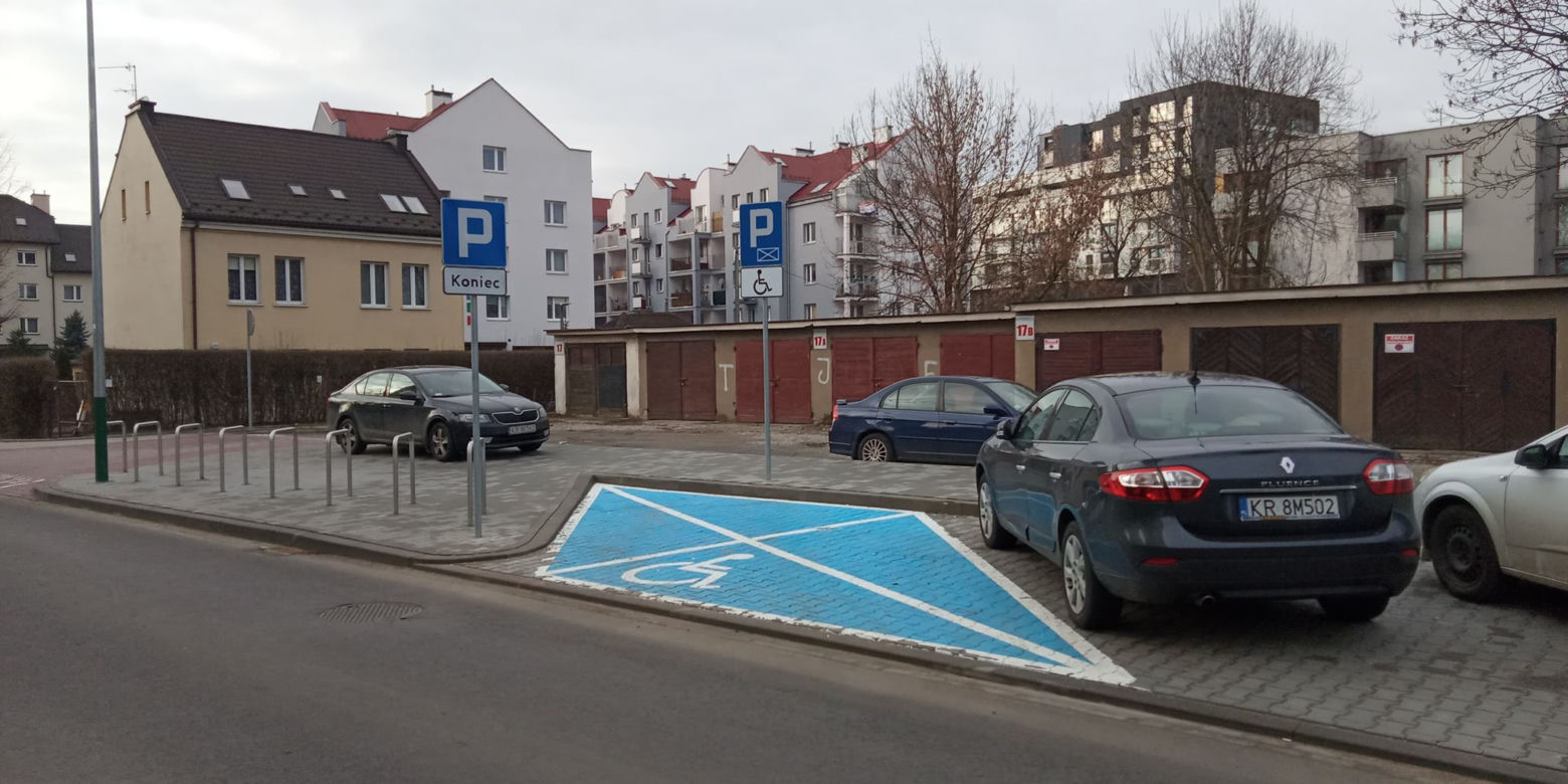 Mieszkańcy Prądnika Czerwonego skarżą się na... las znaków