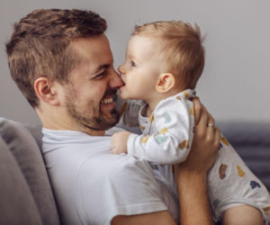 Twoje dziecko wszystko gryzie? To może być jego sposób na stres