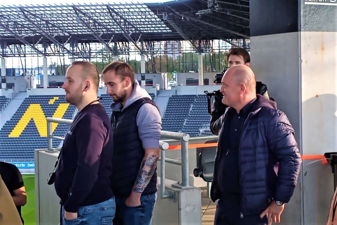 Spacery po nowym szczecińskim stadionie przyciągnęły wielu chętnych