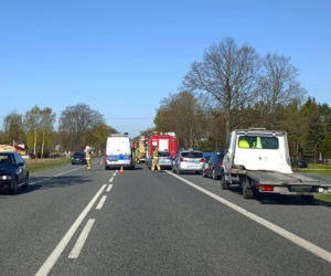 Osobówka zepchnęła busa do rowu