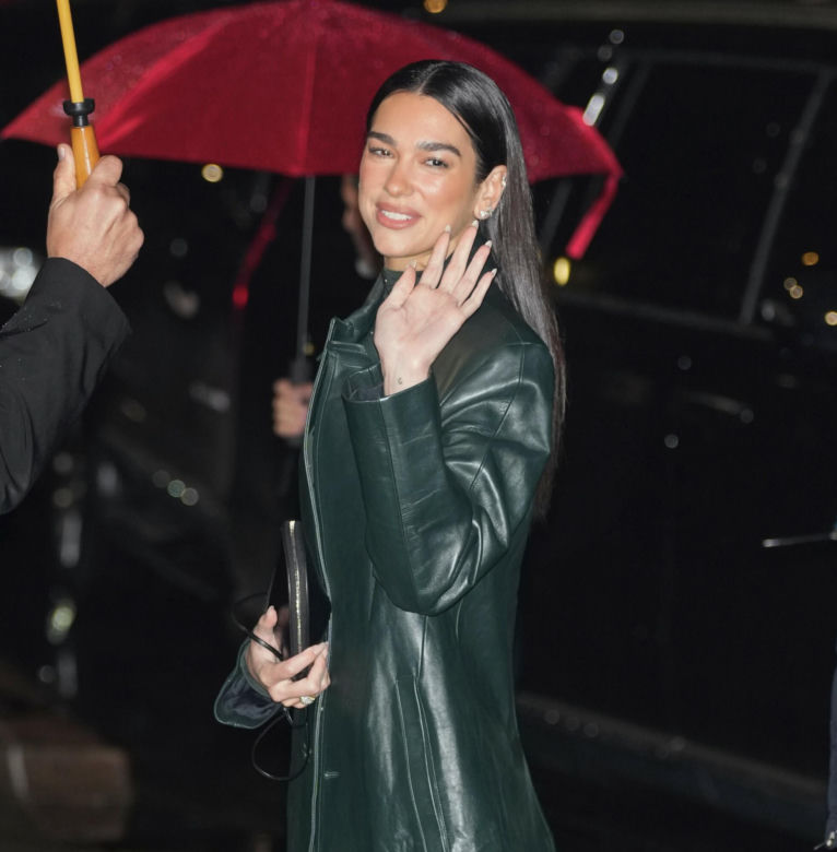 Dua Lipa zaręczyła się w Boże Narodzenie. Kim jest wybranek jej serca?