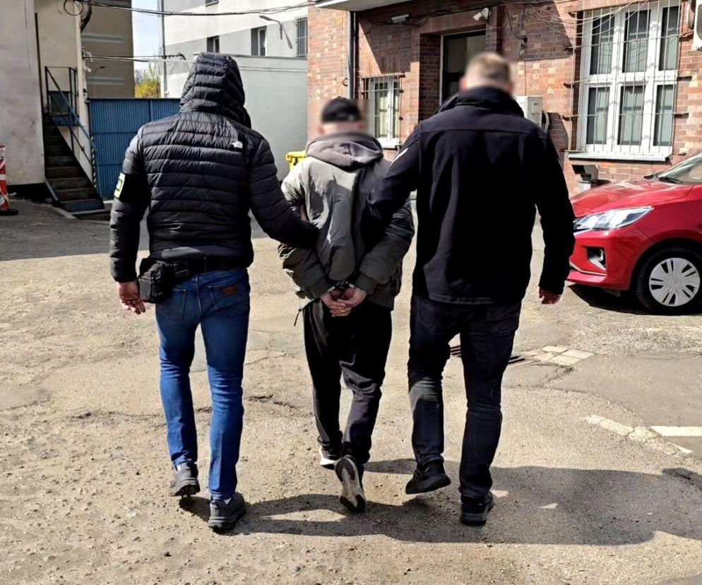 Pijany pacjent wpadł w szał. Ratownicy musieli wezwać policję