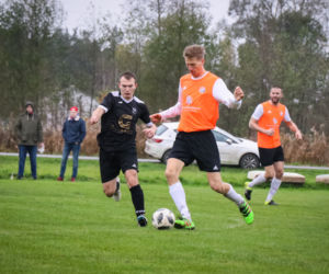Start Toruń wygrywa po zaciętym meczu w Klamrach - zdjęcia z meczu