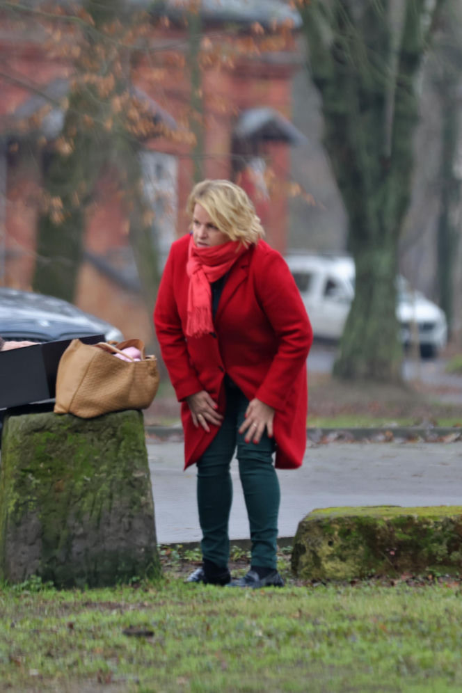 Katarzyna Bosacka w parku