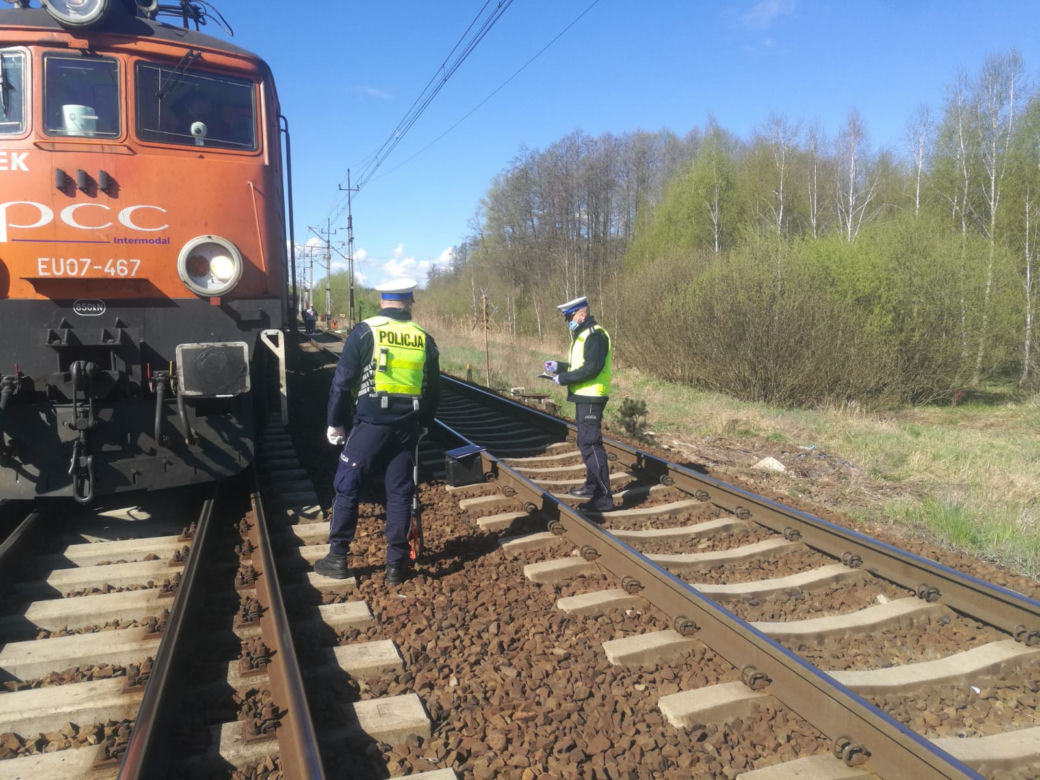 Koszmar na torach w Małej Nieszawce koło Torunia. Nie żyje 45-latek!