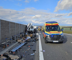 Czarna seria na drogach w powiecie jędrzejowskim. Dwa groźne wypadki w pół godziny, rozcinano karoserię