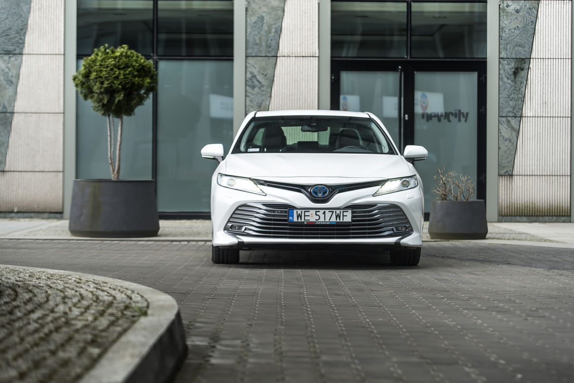 Toyota Camry 2.5 Hybrid 218 KM e-CVT Executive + VIP