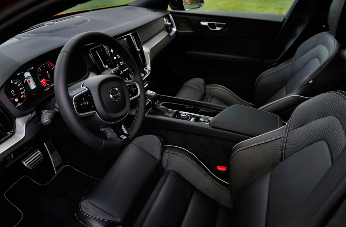 Volvo S60 T5 R Design First Edition