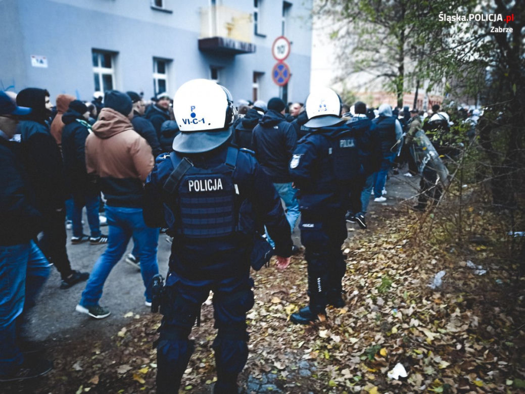 Policyjne interwencje podczas meczu Górnik Zabrze - Legia Warszawa