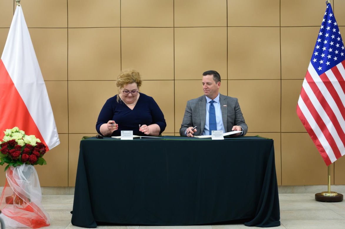 Amerykańskie wozy wojskowe Hercules będą serwisowane w Poznaniu