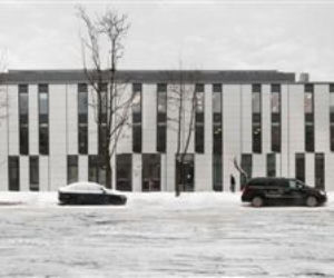 Filharmonia Świętokrzyska - widok od strony parkingu