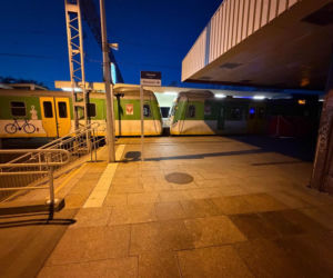 Młody mężczyzna wtargnął na tory, 21-latek nie żyje. Pociągi opóźnione nawet godzinę