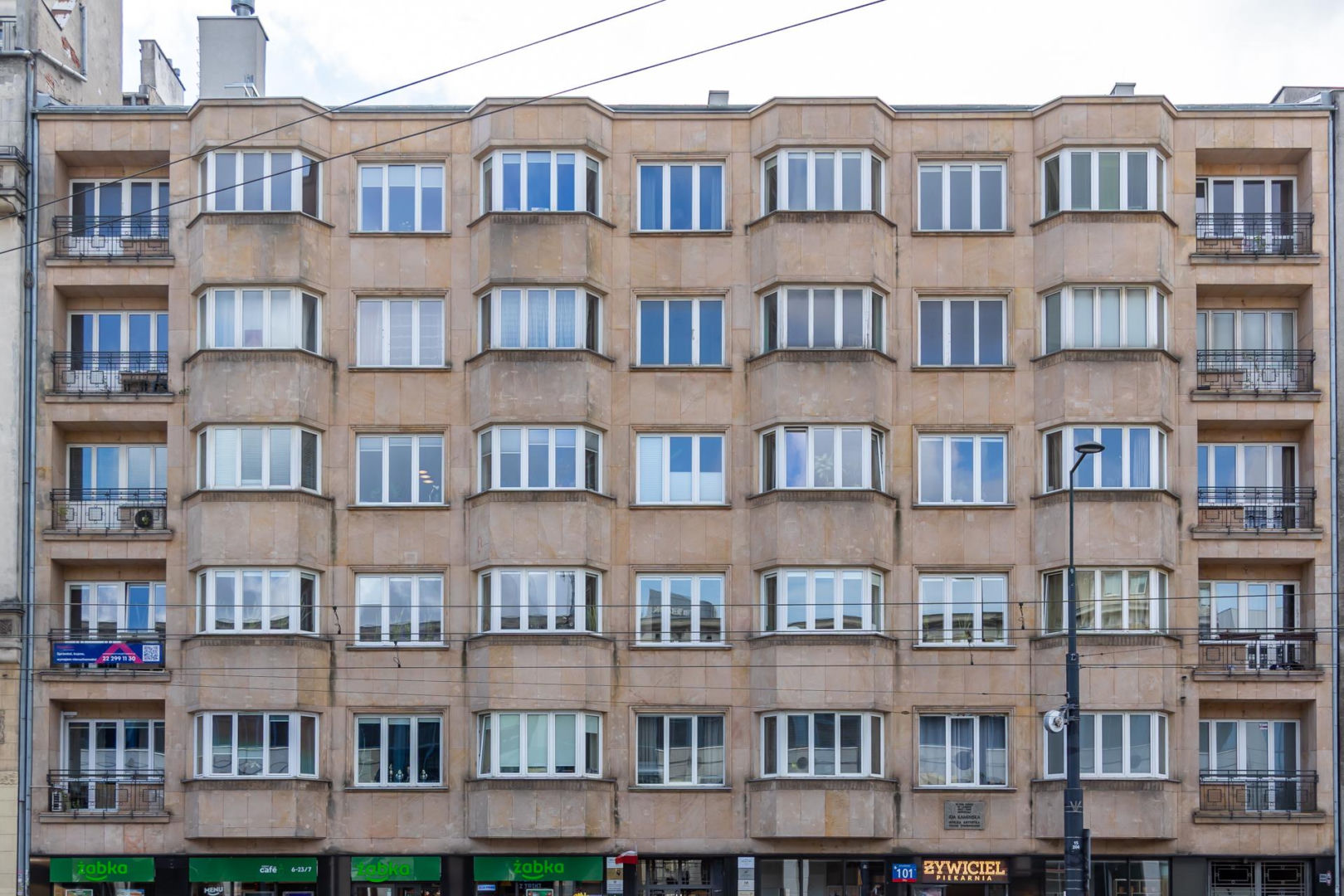 Zabytkowa kamienica z al. Jerozolimskich 101 w Warszawie
