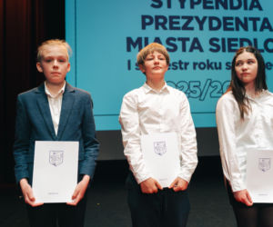 Najzdolniejsi uczniowie odebrali stypendia Prezydenta Miasta Siedlce