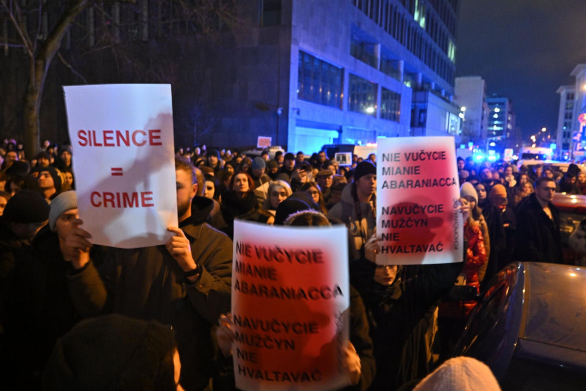 25-letnia Liza zmarła po brutalnym gwałcie. Cichy marsz idzie ulicami Warszawy
