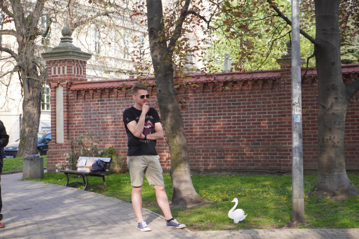 Henryk Łabędź spotkał się z mieszkańcami Tarnowa na skwerze Alicji i Jana Preiss