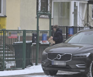 Kuzyn Kaczyńskiego dba o krewnego i odśnieża schody