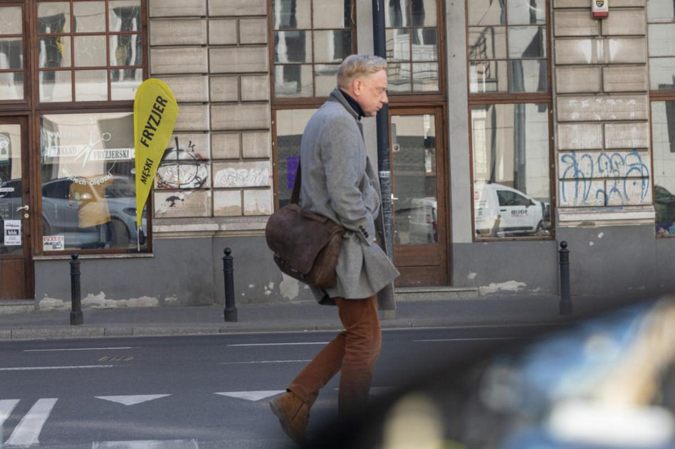 Arkadiusz Janiczek wychyla małpkę w samo południe