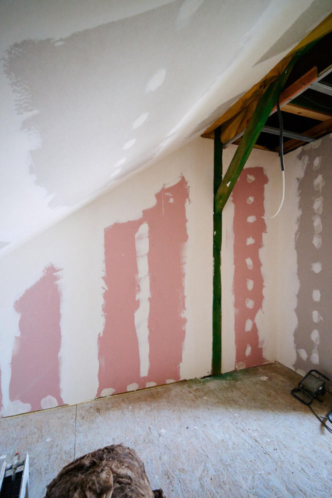 Tragiczny wypadek przerwał marzenia. Ekipa "Nasz Nowy Dom" walczyła z czasem. ZDJĘCIA domu przed i po remoncie