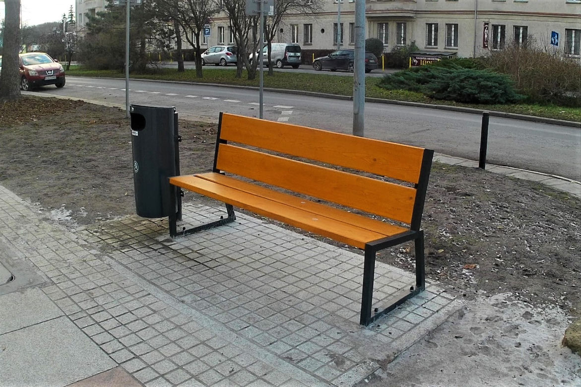 Drzewa powróciły na aleję Bohaterów Warszawy