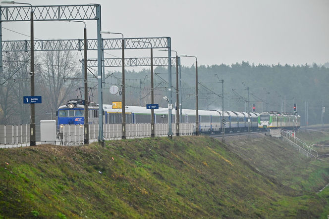 Uszkodzone linie kolejowe pod Dęblinem i w Puławach