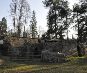 Ruiny Wielkiego Pieca Huty Rejów w Skarżysku-Kamiennej