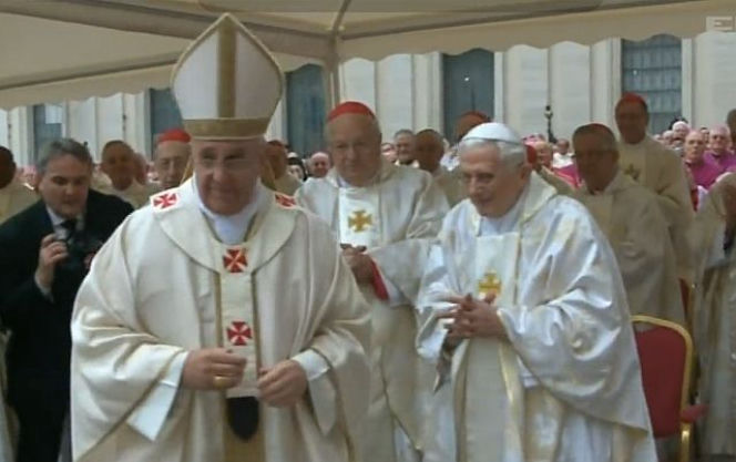 Benedykt XVI i Franciszek (2)