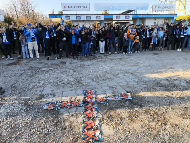 Smutny dzień dla tarnowskiego żużla. Kibice żegnają Unię Tarnów