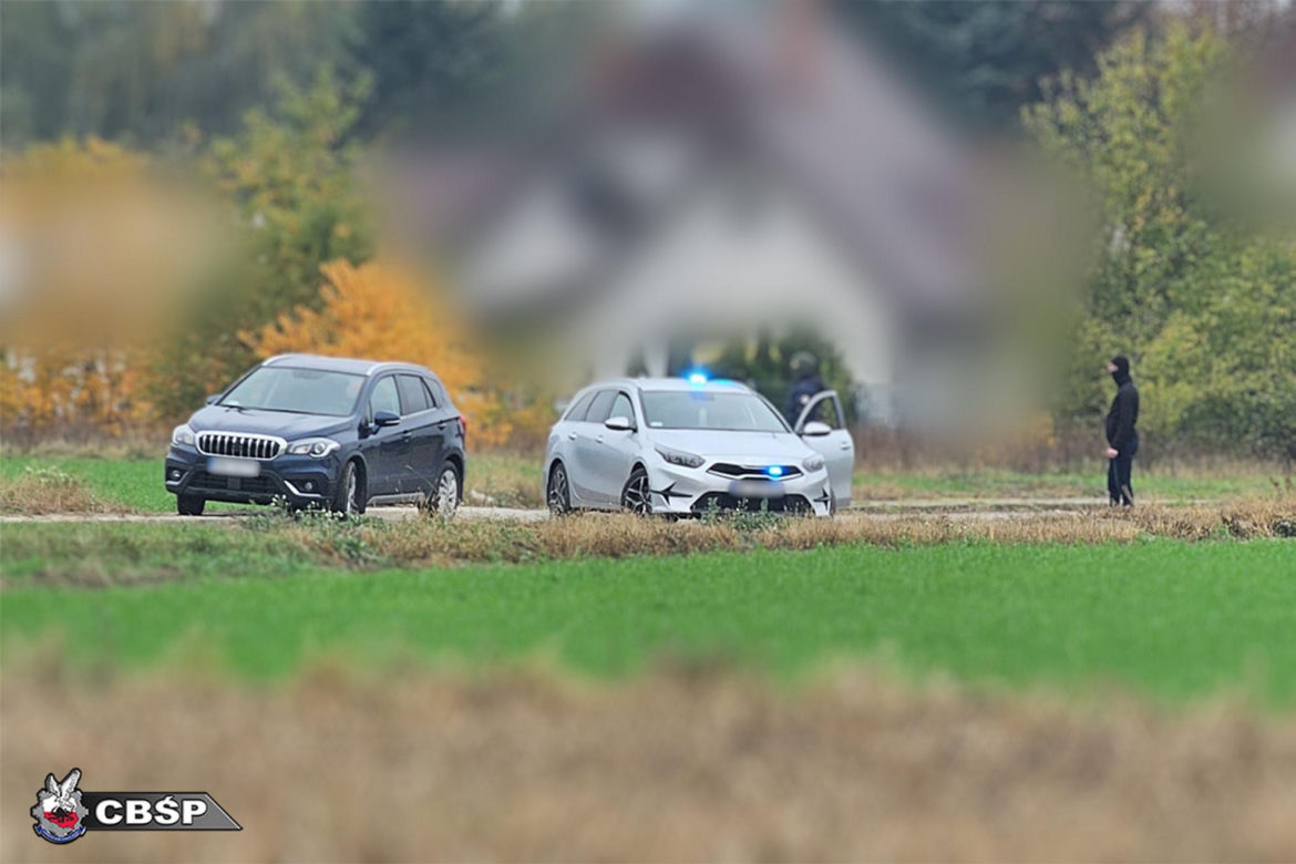Podwójny morderca zatrzymany! Wielka akcja służb pod Płońskiem [ZDJĘCIA]