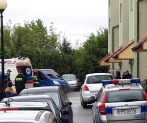 Bochnia: Mężczyzna zabarykadował się w bloku i grozi jego wysadzeniem