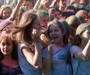 Lublin: Festiwal Kolorów 2018. Kolory Holi wystrzeliły w powietrze!