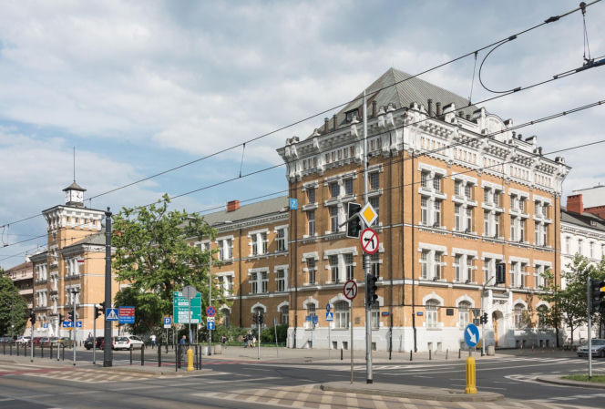 9. VIII LO im. Władysława IV w Warszawie