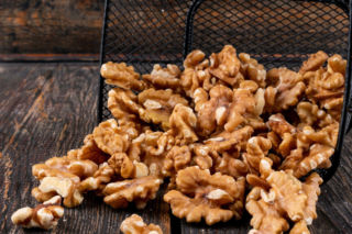 Wycofano popularne orzechy z Dino! W jednej partii znaleziono zakazany pestycyd