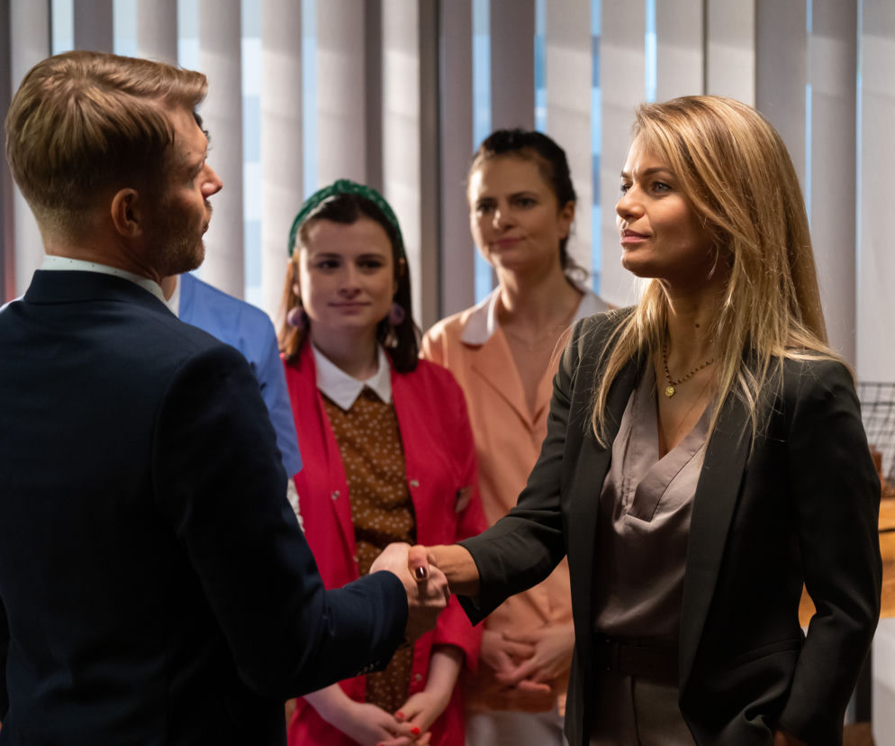  Na dobre i na złe, odcinek 842: Agata nowym dyrektorem Leśnej Góry! Beger wręczy jej nietypowy prezent - ZDJĘCIA