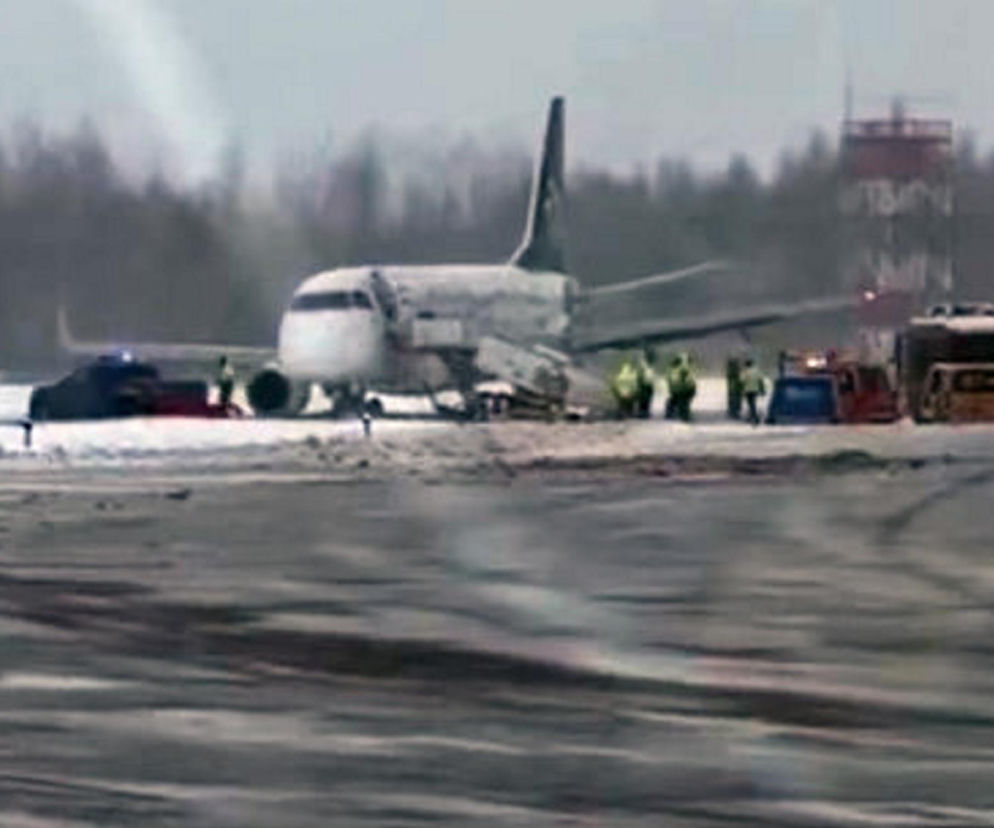 Nie przez pogodę! Śledztwo wykaże, czemu samolot LOT-u wypadł z pasa