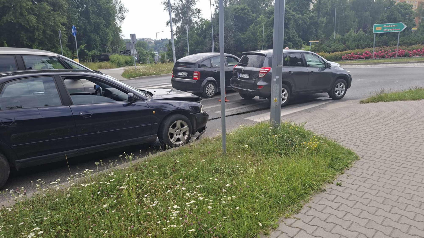 Wypadek u zbiegu ulic Radomskiej i Kaczyńskiej
