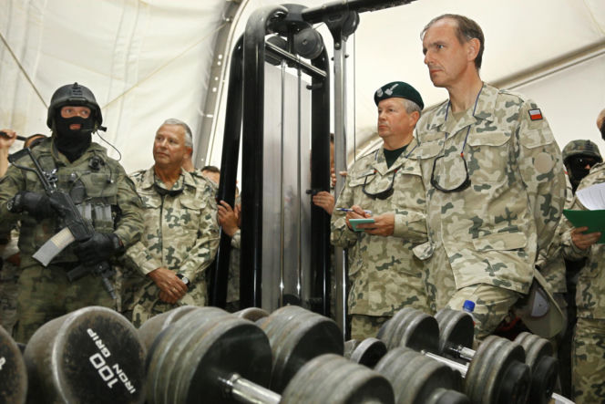 Generał Bieniek krytykuje Trumpa za słowa o polskich żołnierzach