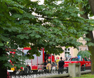Pilna akcja służb w centrum Kielc. Zablokowana ulica Wesoła